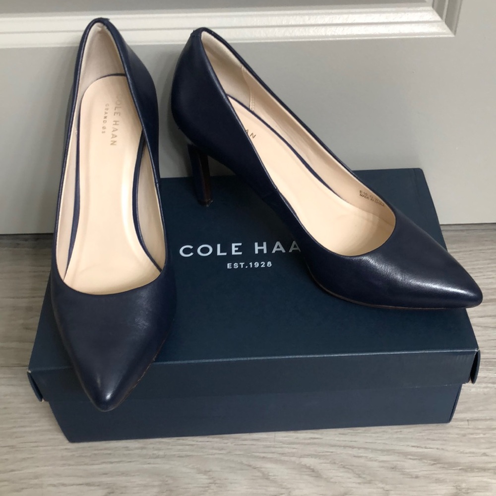 COLE HAAN Navy Blue Heel - size 8